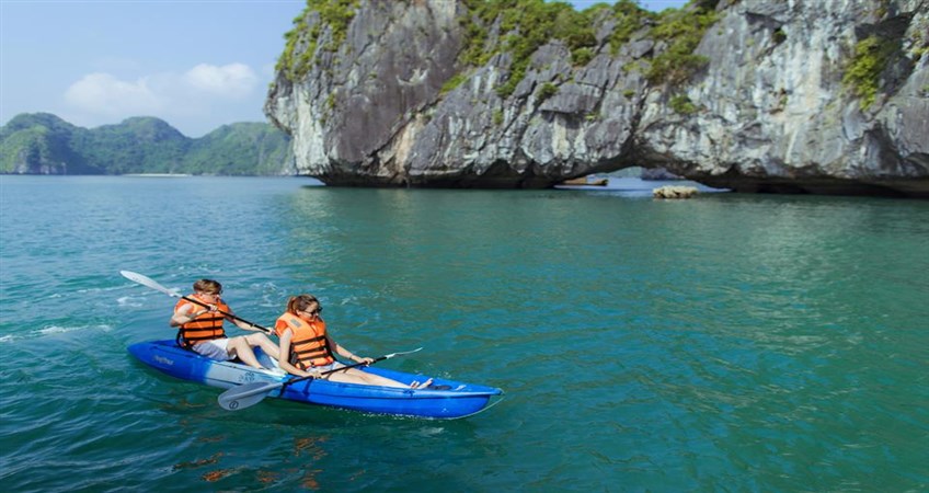 honeymoon in halong bay