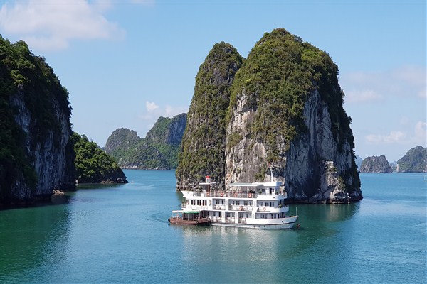 Travel Publisher, Rough Guides, Picks Out Beautiful Vietnam