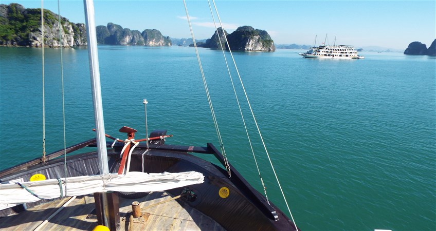 halong bay boat trip